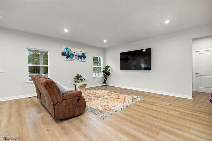 Property Photo:  1020 Ashford Court  OH 44028 