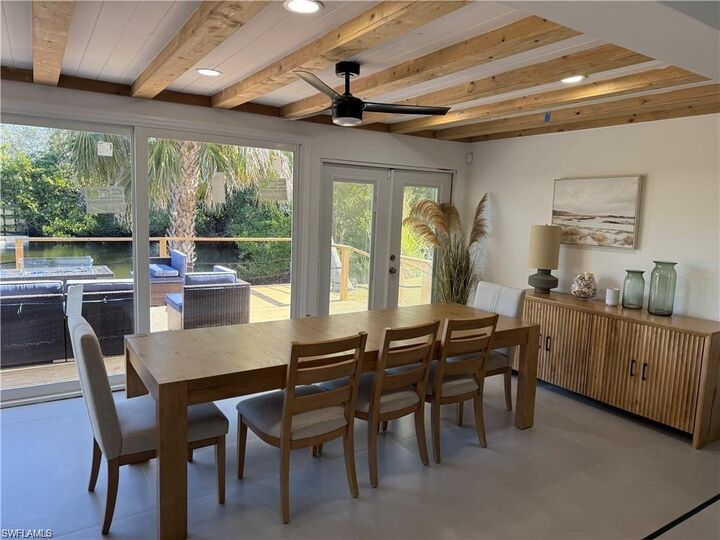 Property Photo:  514 14th St N  FL 34102 