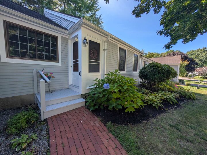 Property Photo:  7 Tanglewood Lane  NH 03246 