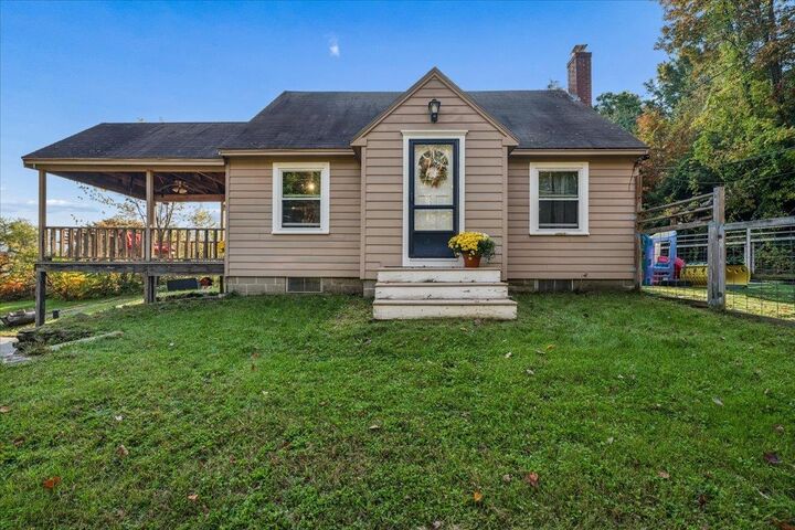 Property Photo:  16 Gile Road  NH 03077 