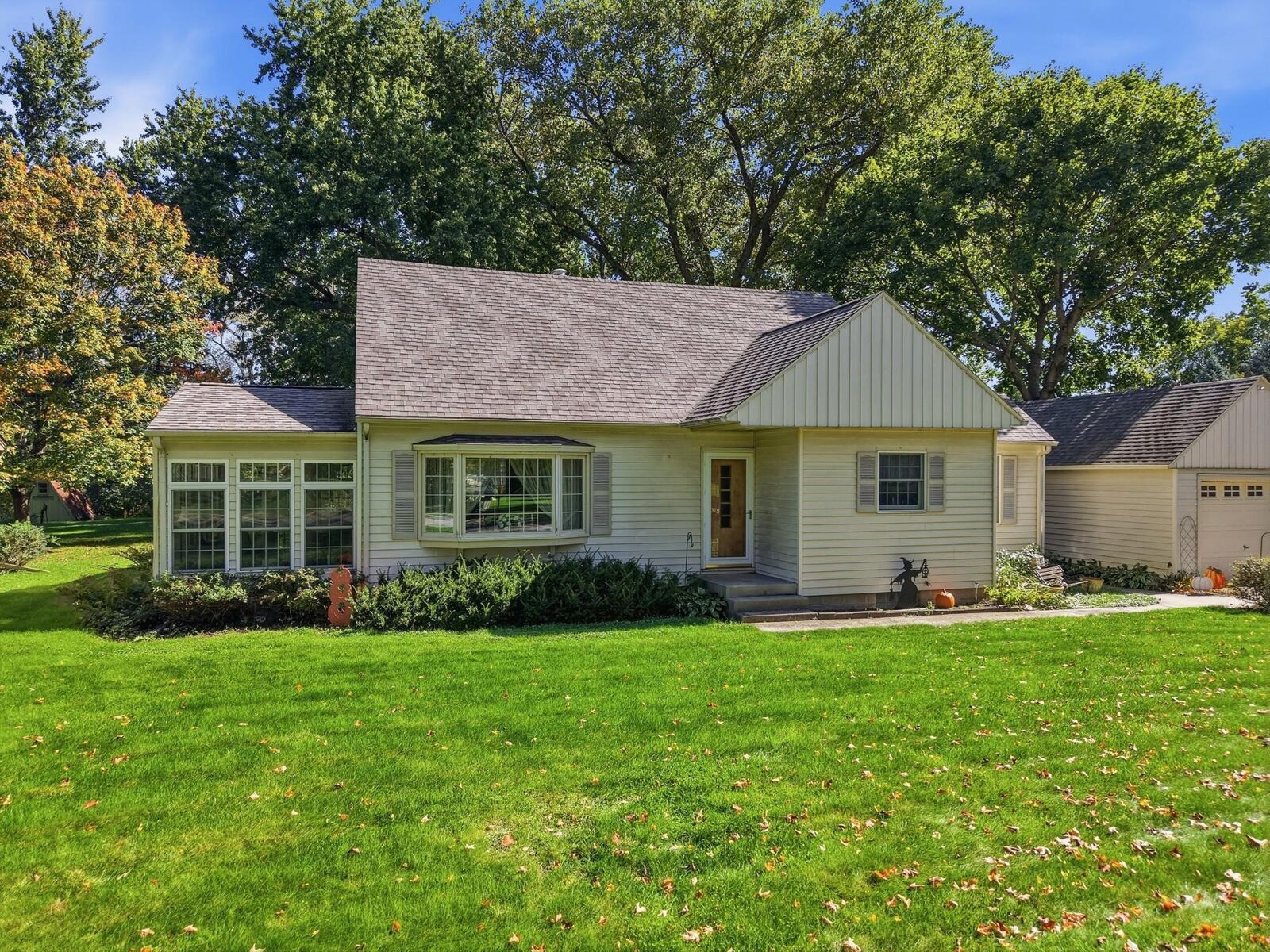 Property Photo:  2401 4th Drive SW  MN 55912 