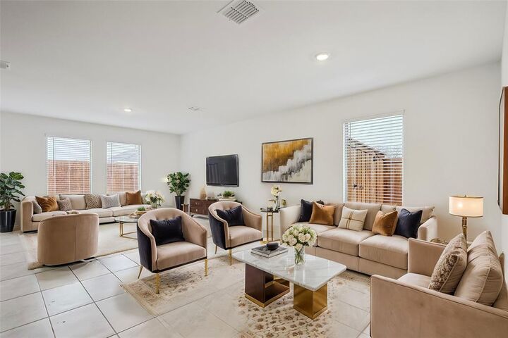 Property Photo:  2812 Ozark Circle  TX 75068 
