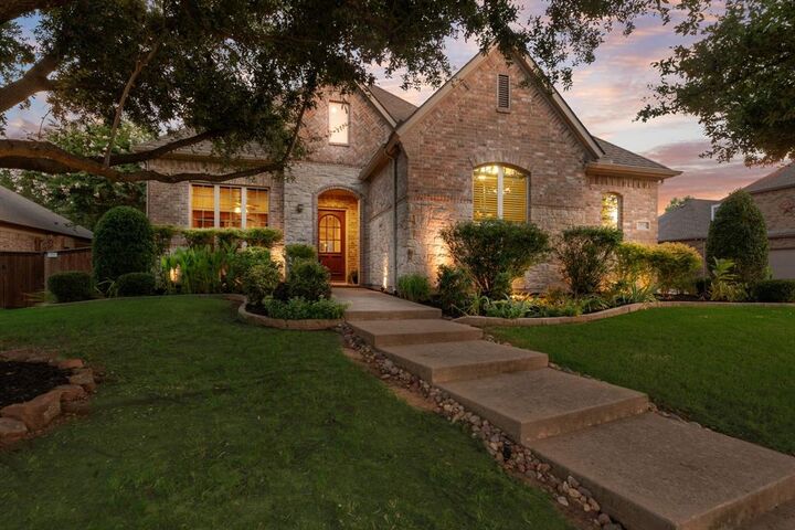 Property Photo: 1516 Silverleaf Drive TX 76248