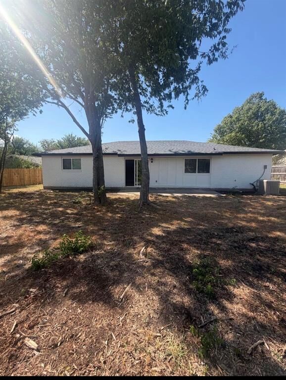 Property Photo:  3709 Clark Court  TX 76015 