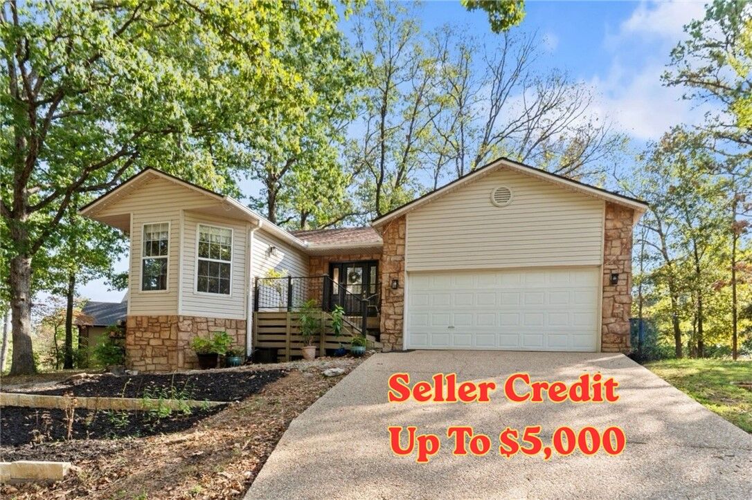 Property Photo:  2 Edenhall Lane  AR 72714 