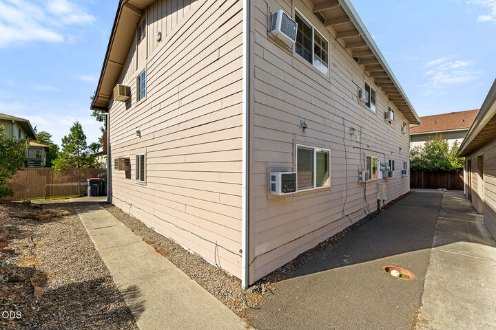 Property Photo:  2139 N Keene Way Drive #5  OR 97504 