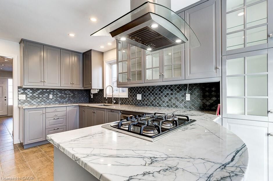 Property Photo:  68 Nashville Circle Upper  ON L8G 5H2 