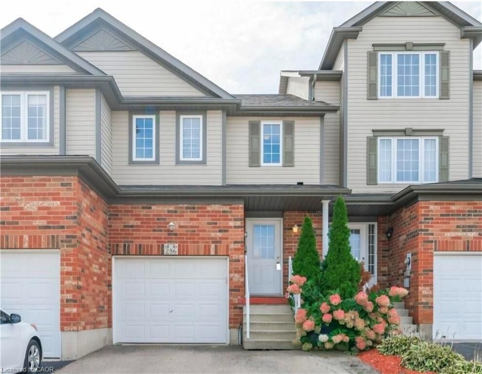 Property Photo:  286 Sophia Crescent  ON N2R 1X9 