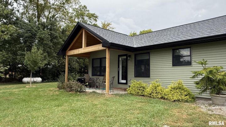 Property Photo: 20276 Gudgel Avenue IL 62675