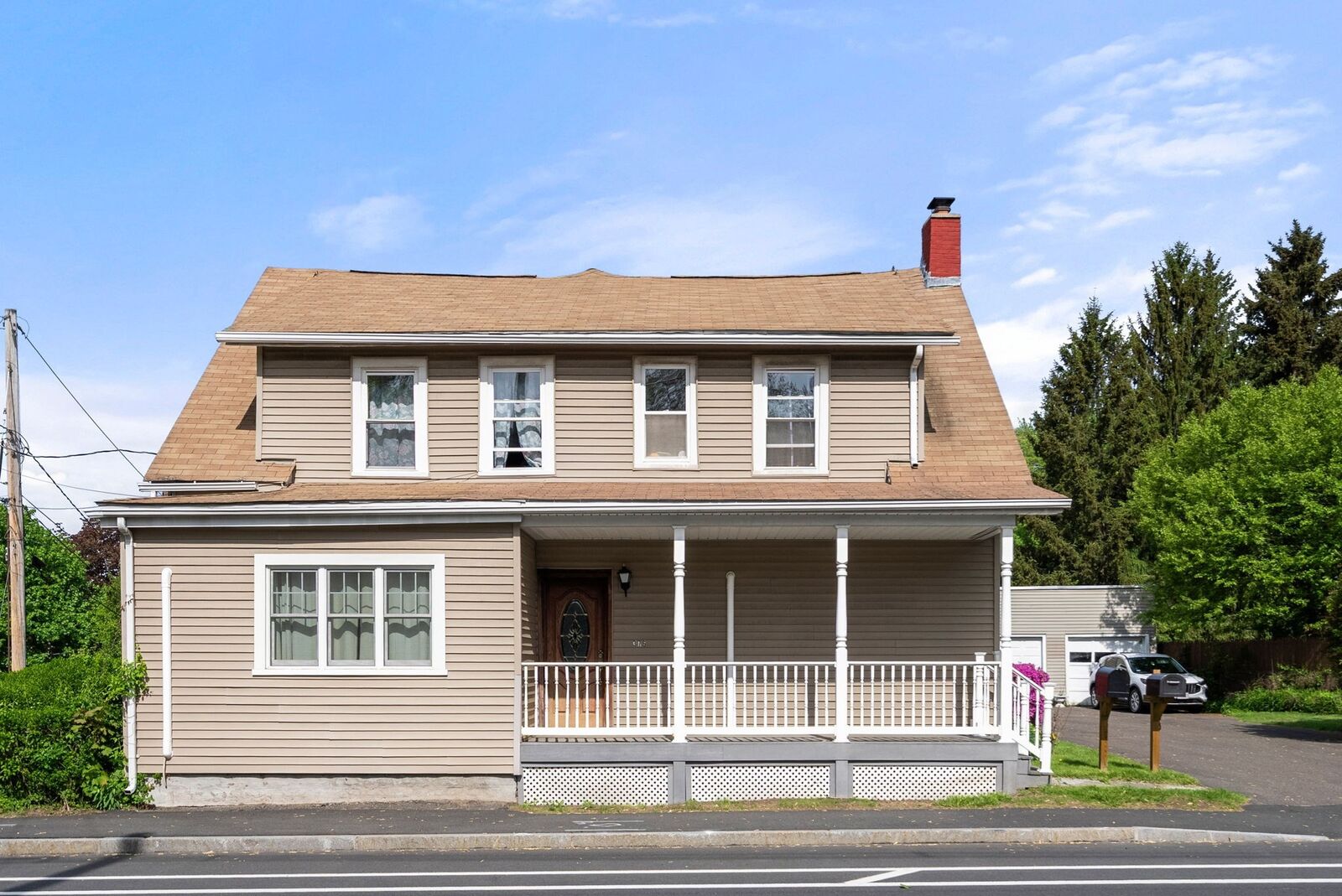 Property Photo:  376 Newton Street 1  MA 01075 
