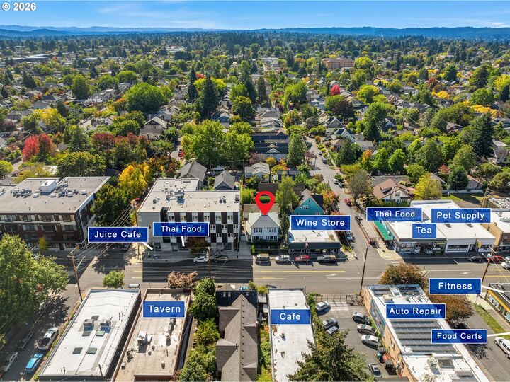 Property Photo: 4320 SE Hawthorne Blvd OR 97215
