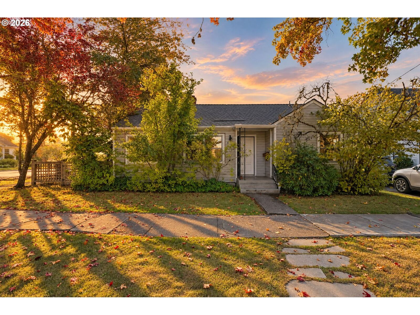 Property Photo: 890 E 22nd Ave OR 97405