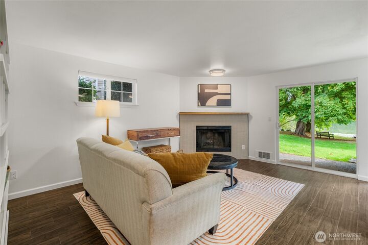 Property Photo:  1153 N 198th Street F101  WA 98133 