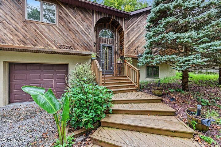 Property Photo: 3775 Thornwood Terrace PA 18436