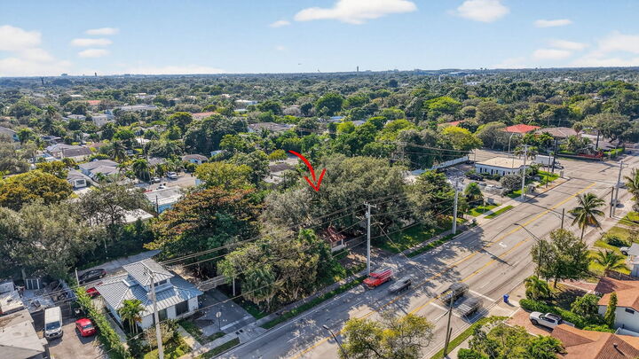 Property Photo: 304 SW 12th Street FL 33315
