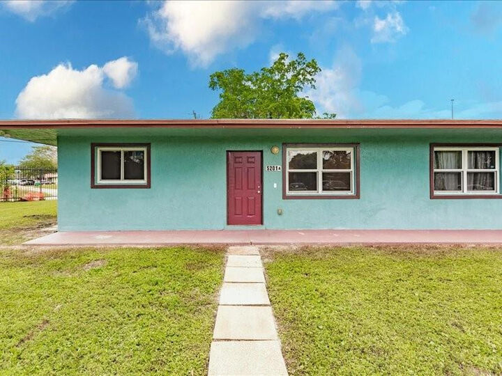 Property Photo:  5201 NW 17th Court B  FL 33313 