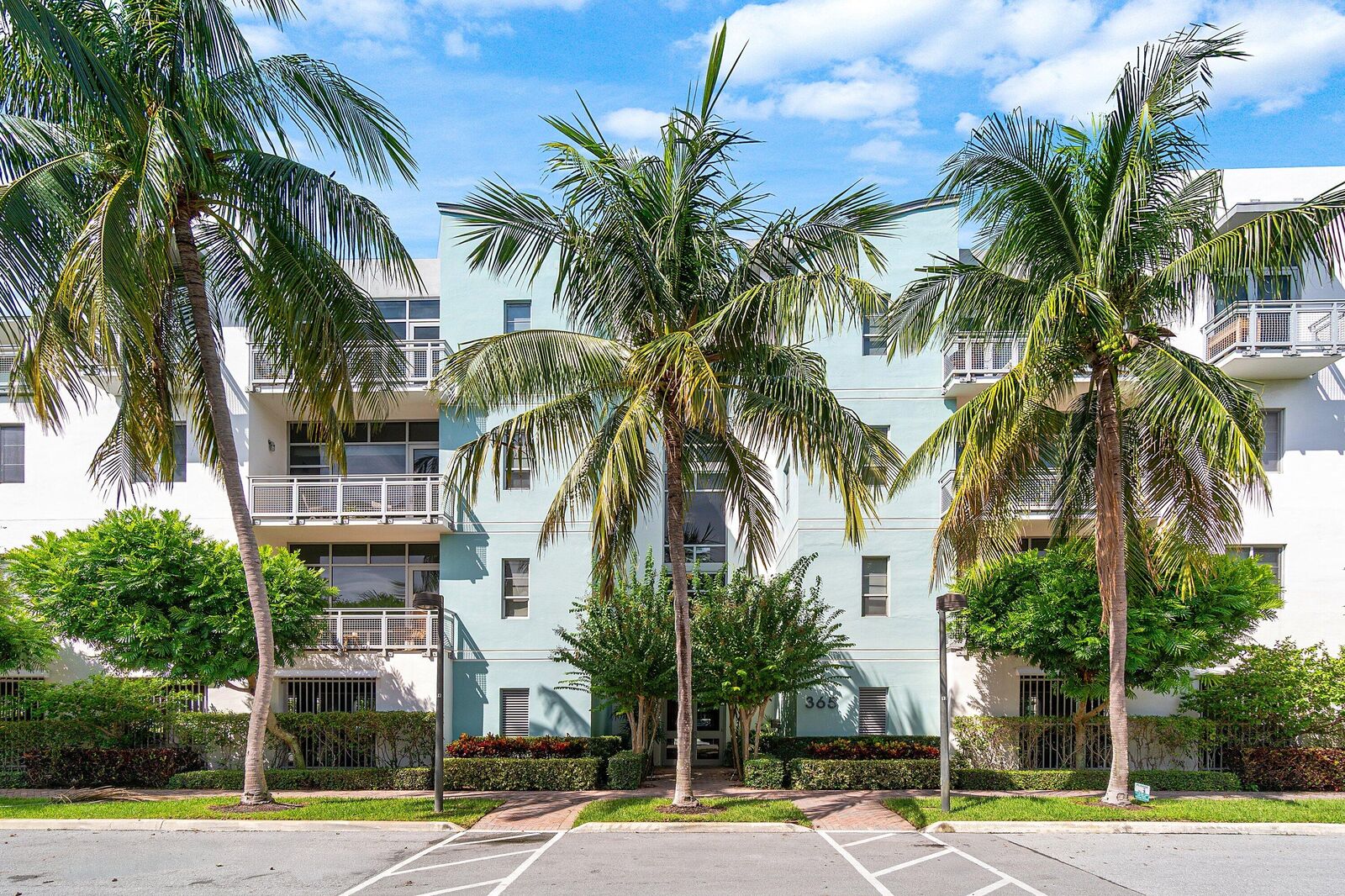 Property Photo: 365 SE 6th Avenue 310 FL 33483