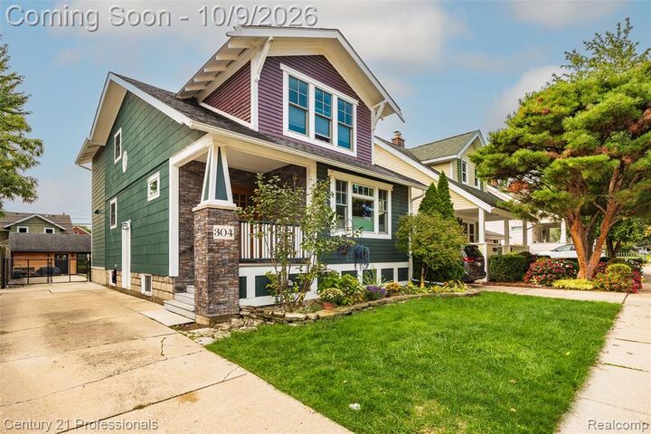 Property Photo: 304 Gardenia Avenue MI 48067