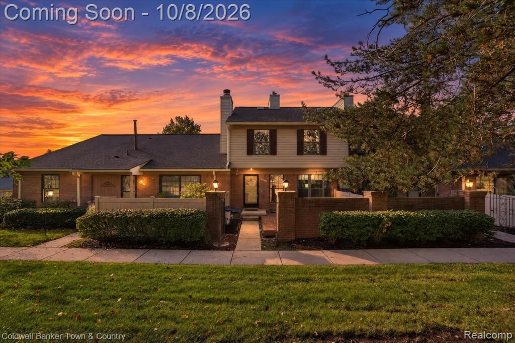 Property Photo:  38804 Country Circle  MI 48331 