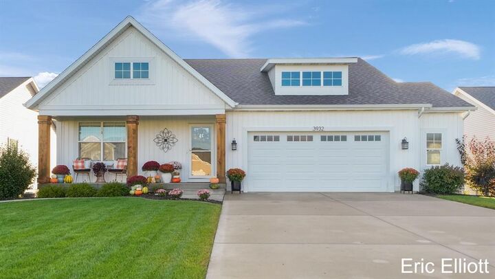 Property Photo:  3932 Elm Ridge Drive  MI 49424 