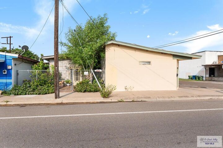 Property Photo: 293 N 7th St. TX 78580