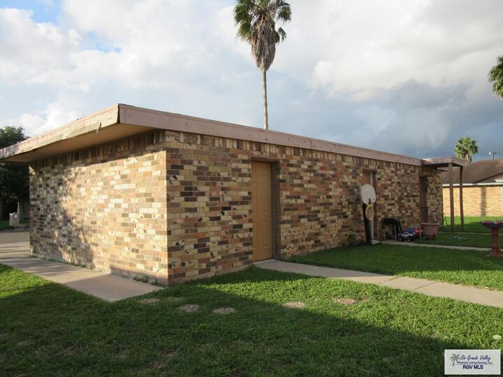 Property Photo: 906 Live Oak Cir. A TX 78550