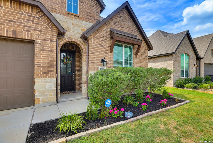 Property Photo: 10131 Mitra Way TX 78224