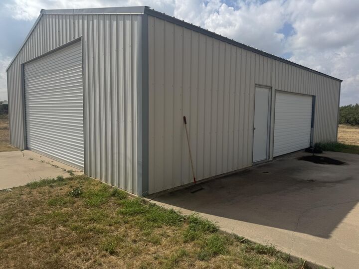 Property Photo: 11605 Knickerbocker Road TX 76905
