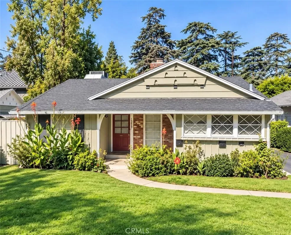 Property Photo:  13229 Margate Street  CA 91401 
