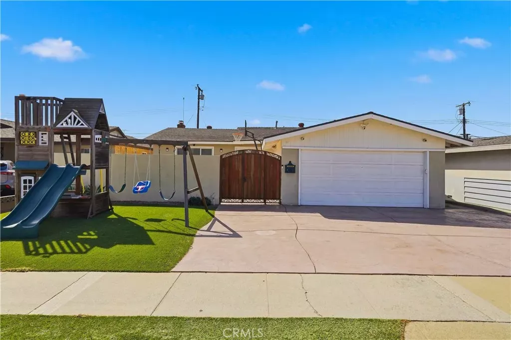 Property Photo:  2346 W 234th  CA 90501 