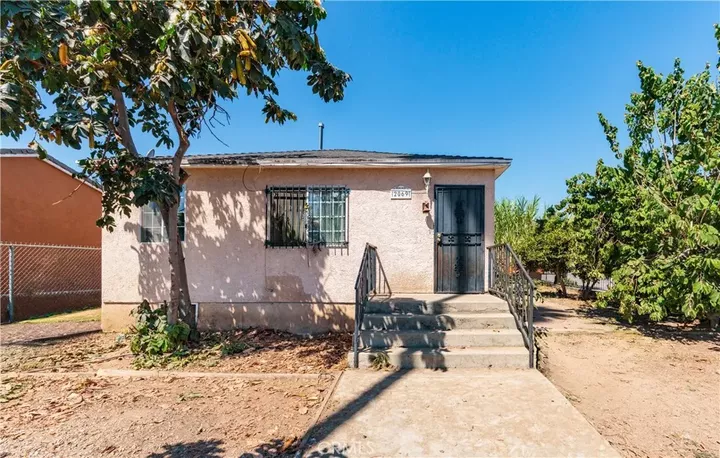 Property Photo:  2069 Lewis  CA 90806 