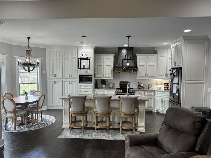 Property Photo: 1123 Lake Spencer Dr AL 35674