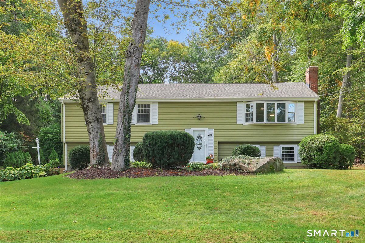 Property Photo:  21 Silversmith Road  CT 06085 