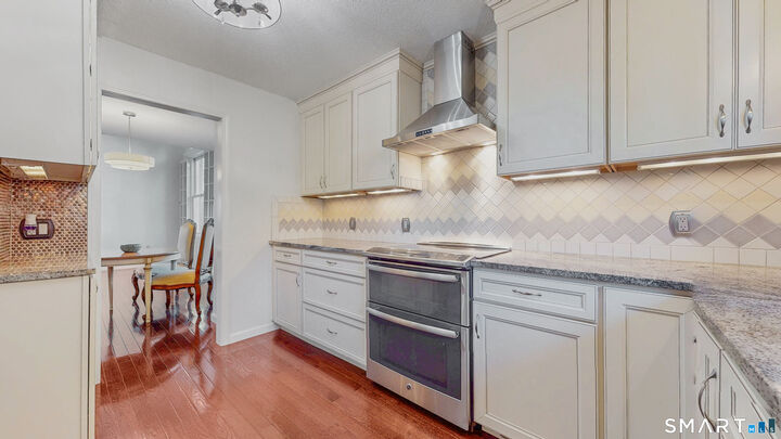 Property Photo: 1165 Enfield Street 5 CT 06082