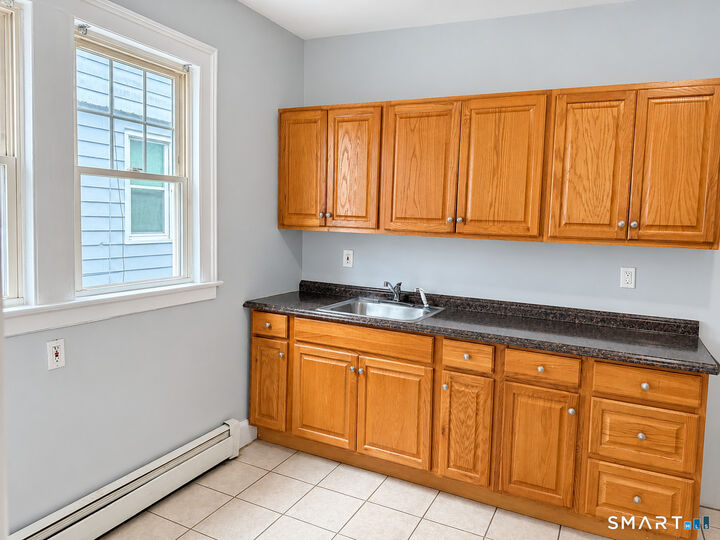 Property Photo:  98 Anthony Street 1L  CT 06515 