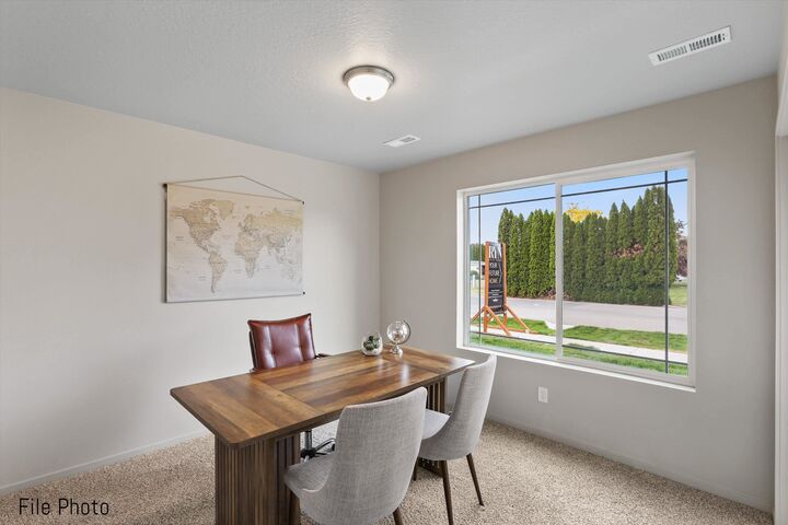 Property Photo:  711 S Manifold Ln  WA 99016 
