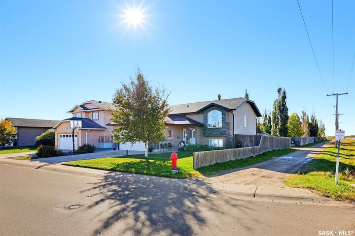 Property Photo:  101 Lakeridge Drive  SK S0K 0A1 