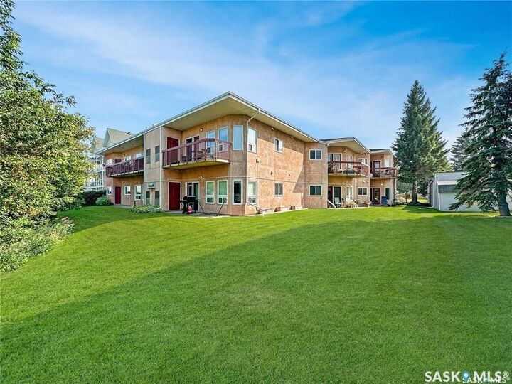 Property Photo:  532 River Street E C2  SK S6V 0A6 