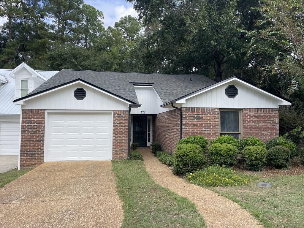 Property Photo:  122 Emerald Lake  AL 36303 