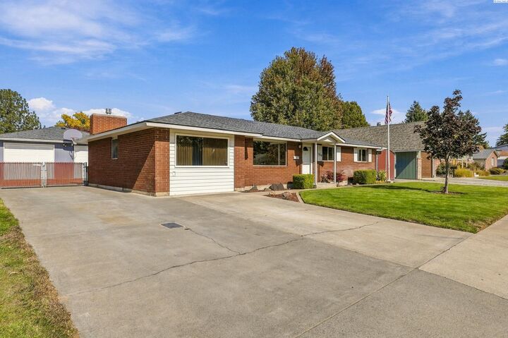 Property Photo: 540 Holly St WA 99352