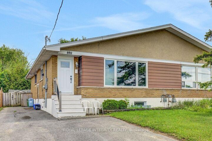 Property Photo:  892 Baseline Road B  ON K2C 0A4 