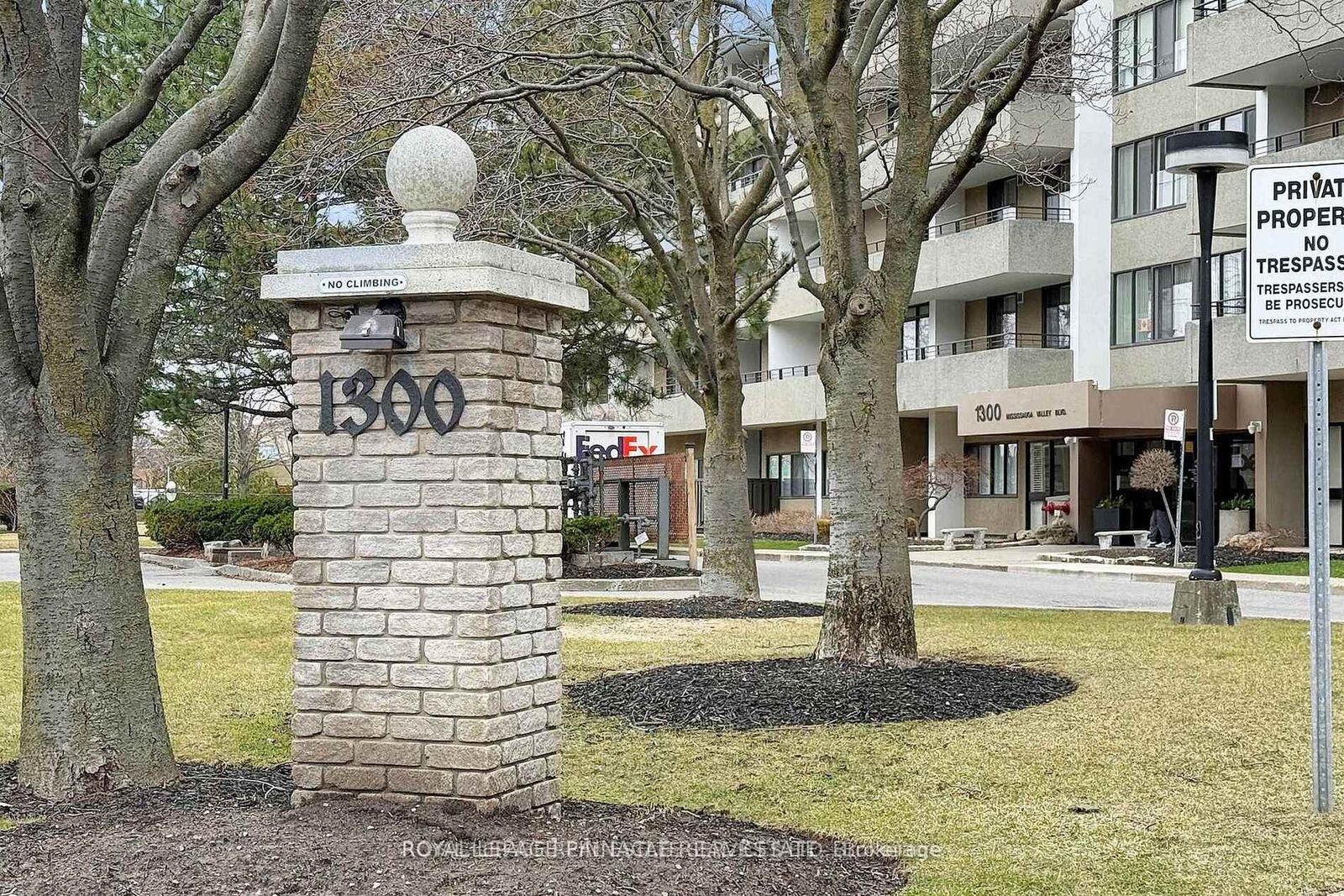 Property Photo:  1300 Mississauga Valley Boulevard 902  ON L5A 3S9 