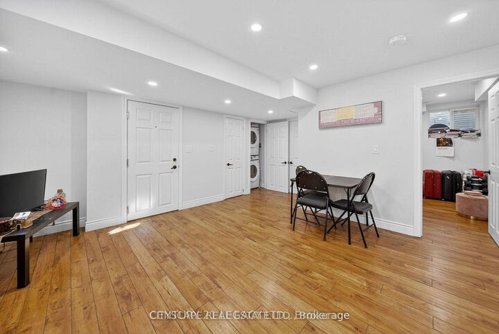 Property Photo: 33 Andretti Crescent 2 ON L6X 5G6