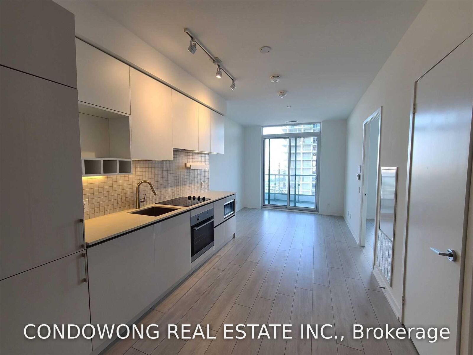 Property Photo: 950 Portage Parkway 1505 ON L4K 0J7