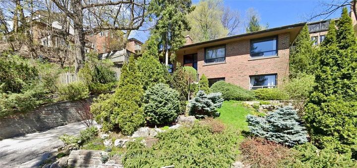 Property Photo:  15 Willard Gardens  ON M6S 1E9 