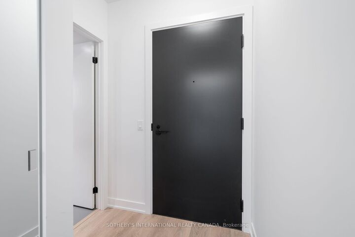 Property Photo:  117 Broadway Avenue 407  ON M4P 1V3 