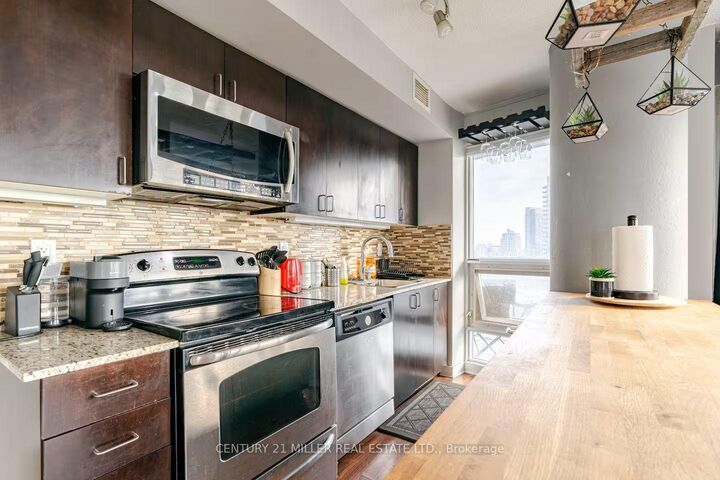 Property Photo:  155 Legion Road N 1503  ON M8Y 0A7 