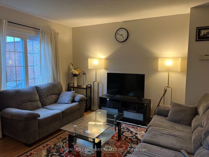 Property Photo:  6043 Chidham Crescent  ON L5N 2R8 