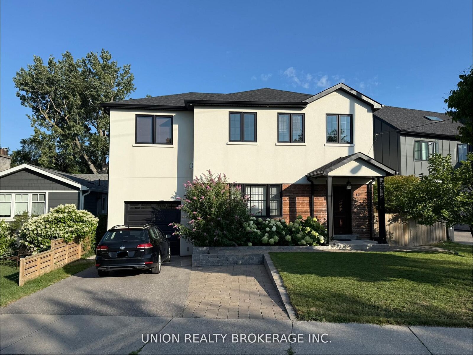 Property Photo:  42 North Drive Lower  ON M1N 1Z1 