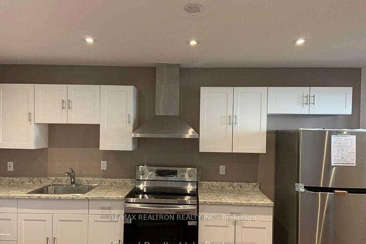 Property Photo:  50 Earl Stewart Drive  ON L4G 7P4 
